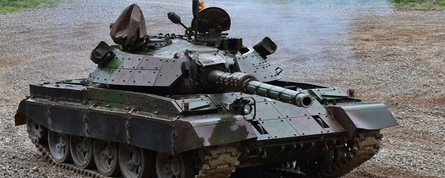 Обозреватель Forbes Экс: Российские военные уничтожили замаскированный в лесополосе танк ВСУ М-55S Обозреватель Forbes Экс: Российские военные уничтожили замаскированный в лесополосе танк ВСУ М-55S