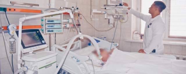 В Волгограде врачи 1,5 месяца боролись за жизнь студента с редким аутоиммунным заболеванием и спасли его