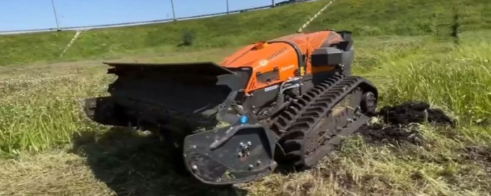 Бороться с борщевиком на крутых склонах в Мордовии поможет робот-газонокосильщик