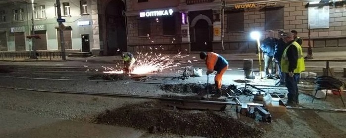 В Иркутске активно ремонтируют и заменяют трамвайные пути В Иркутске активно ремонтируют и заменяют трамвайные пути