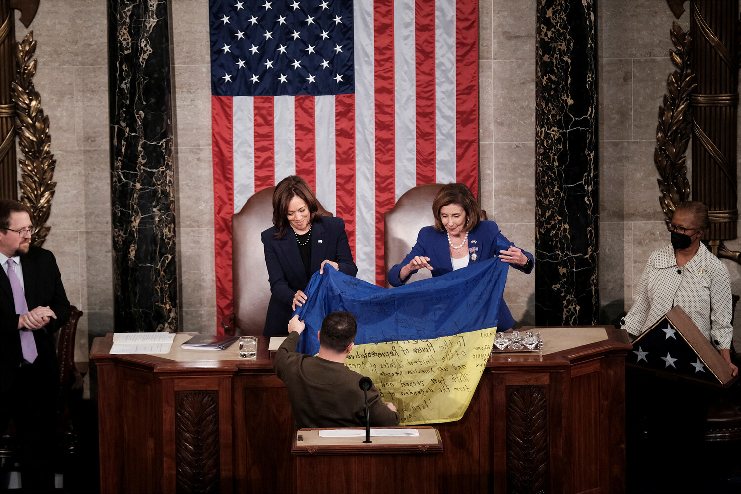 FT: Владимир Зеленский не будет выступать перед Конгрессом США в ходе своего визита в Вашингтон