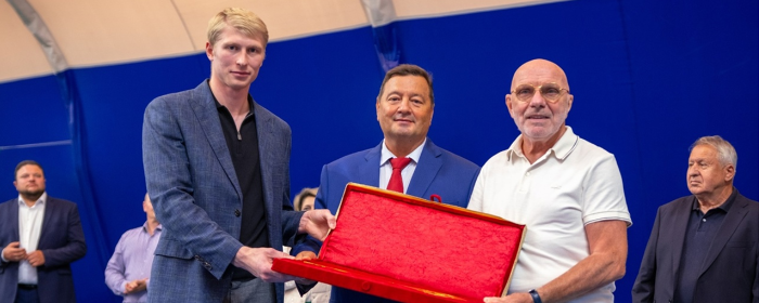 В Красногорске открылся новый спорткомплекс с теннисными кортами
