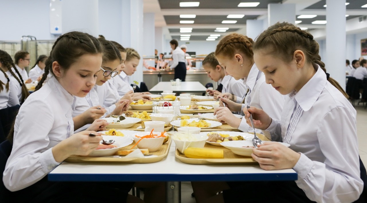 Глава администрации Екатеринбурга утвердил новые нормативы школьного питания на вторую половину учебного года