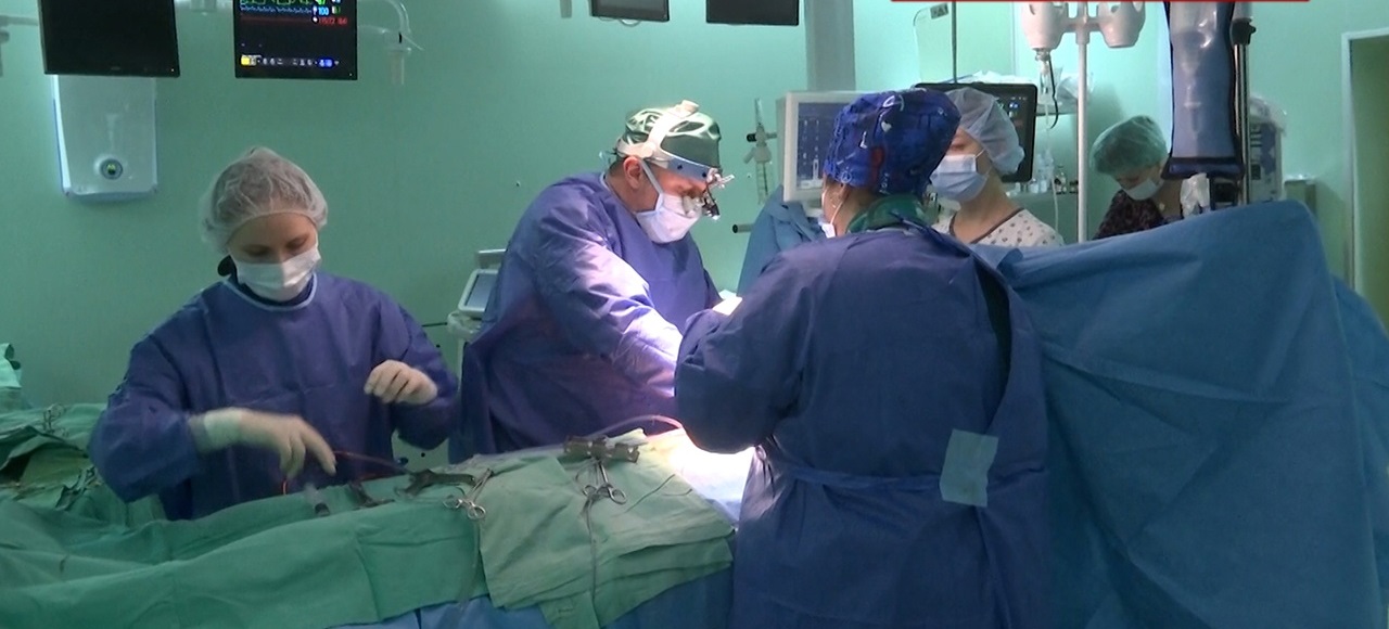 Кардиохирурги госпиталя имени Вишневского провели сложнейшую операцию бойцу с пулей в сердце