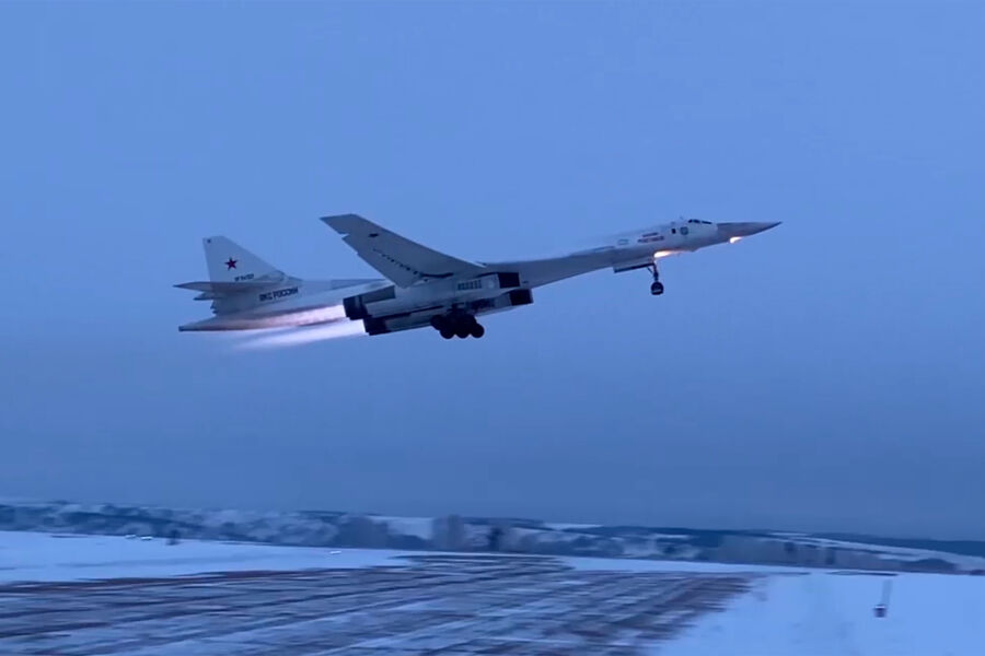 Минобороны: в 2024 году российская дальняя авиация получит улучшенные боевые самолеты