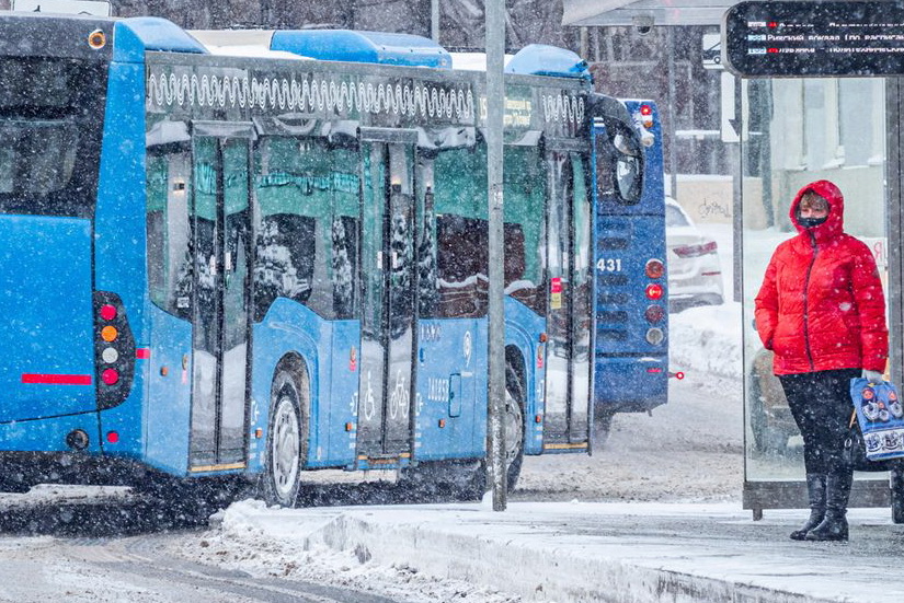 В Костроме автобусы не доезжают до конечной из-за прорыва трубы