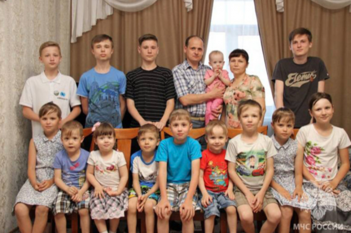 Мама 14 детей из Новосибирска получила почетное звание от президента