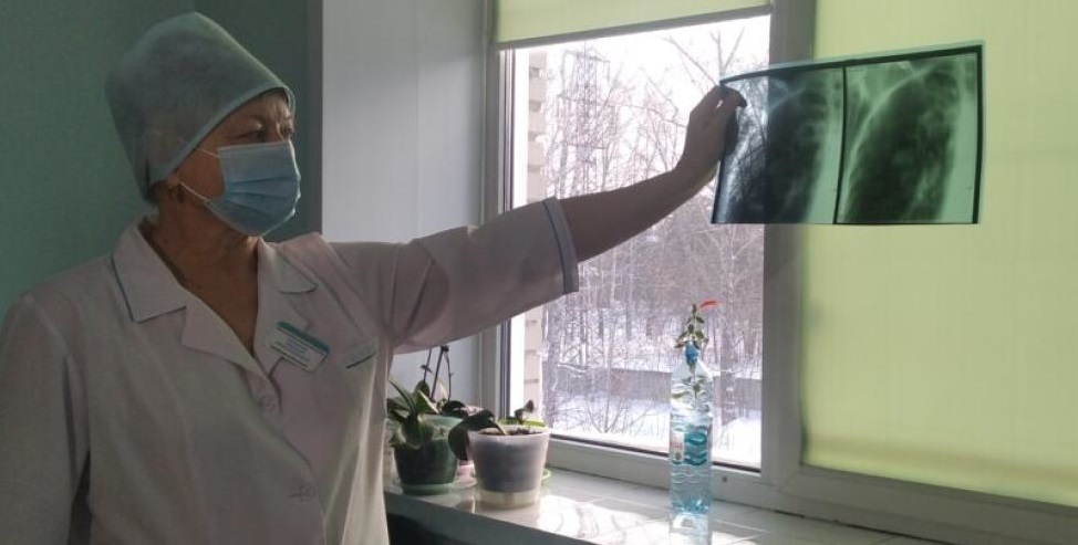 Работник школы в Волгоградской области скрывала, что больна туберкулезом в открытой форме