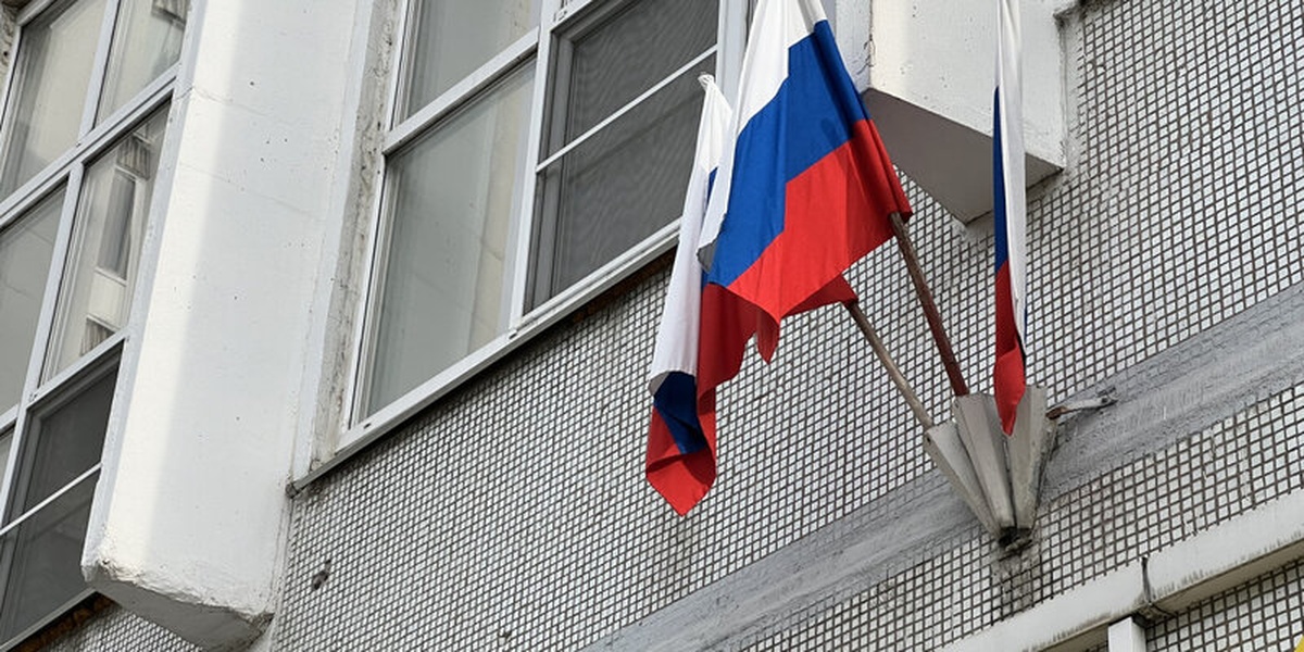 Тульские десантники установили флаг России в освобождённом населённом пункте в ДНР