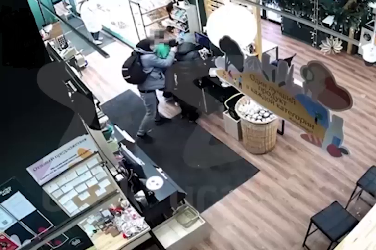 Екатеринбуржец напал на незнакомую женщину за отказ купить ему кофе