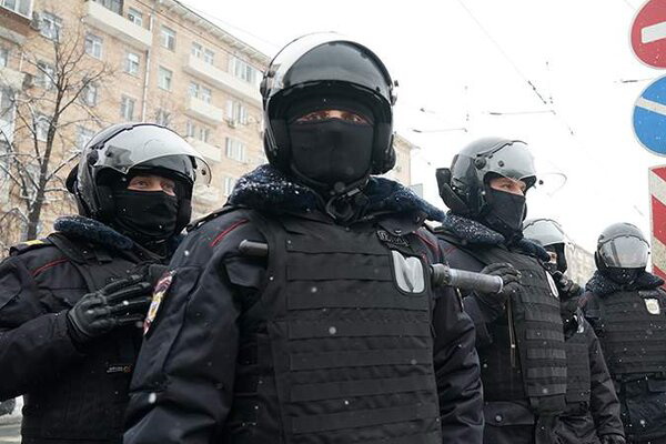 В прокуратуре Москвы предостерегли граждан от участия в массовых акциях