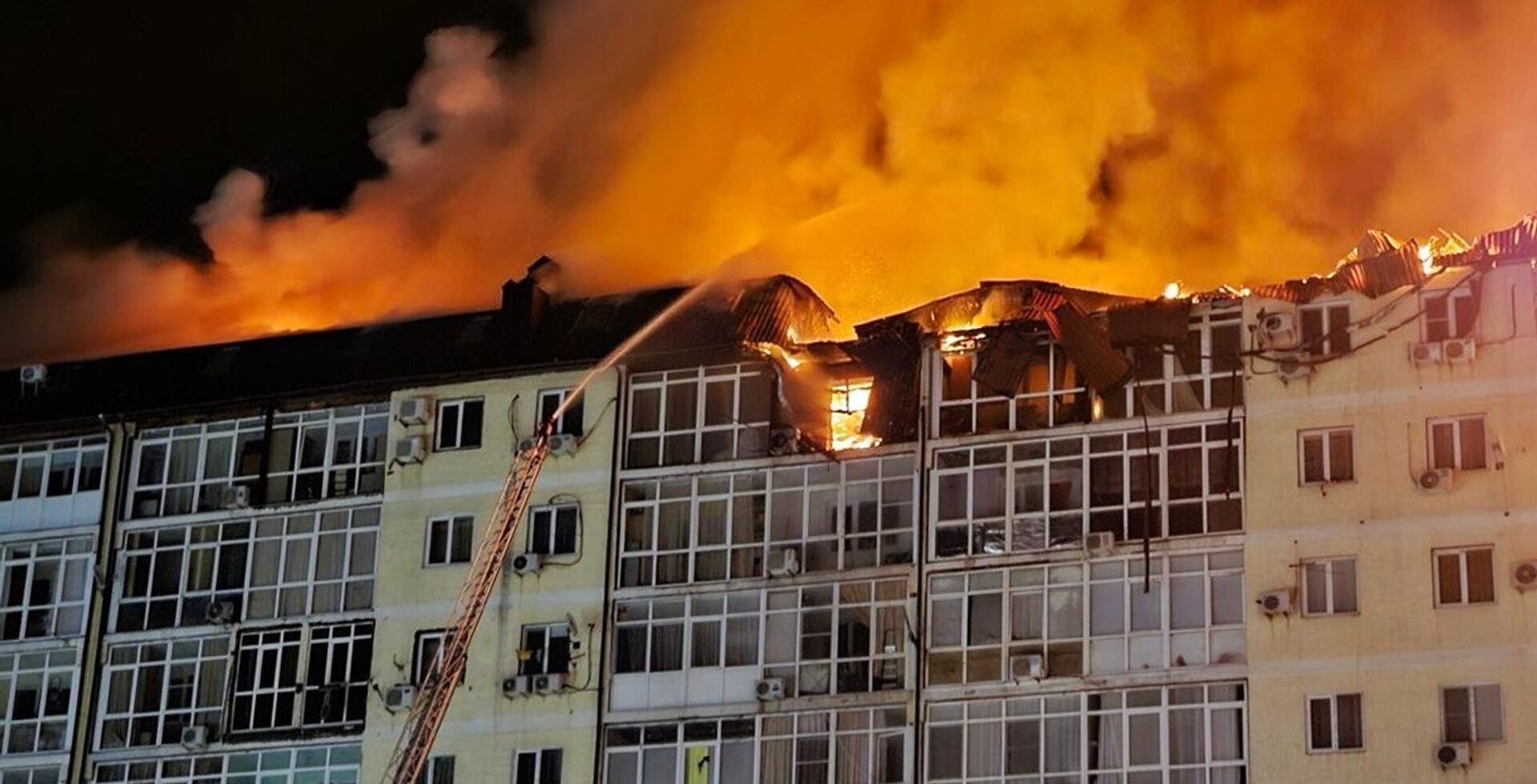 При пожаре в жилом доме Анапы жильцы 69 квартир полностью или частично утратили имущество