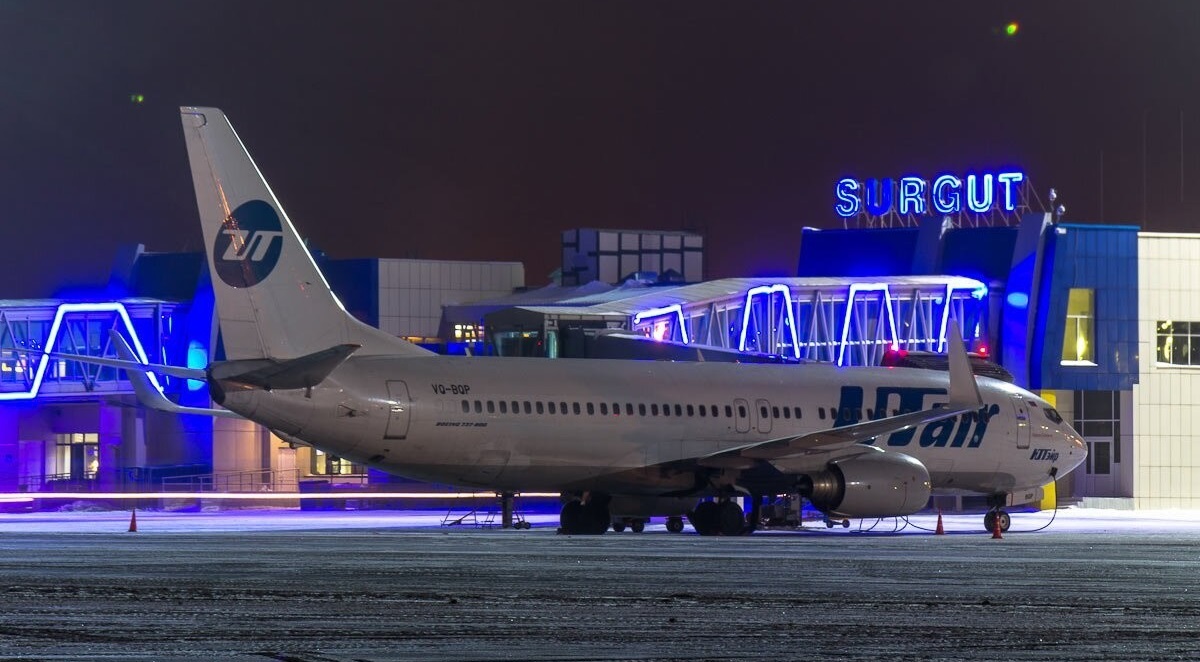 Двух вахтовиков сняли с рейса Сургут – Екатеринбург за пьяный дебош, устроенный в самолете