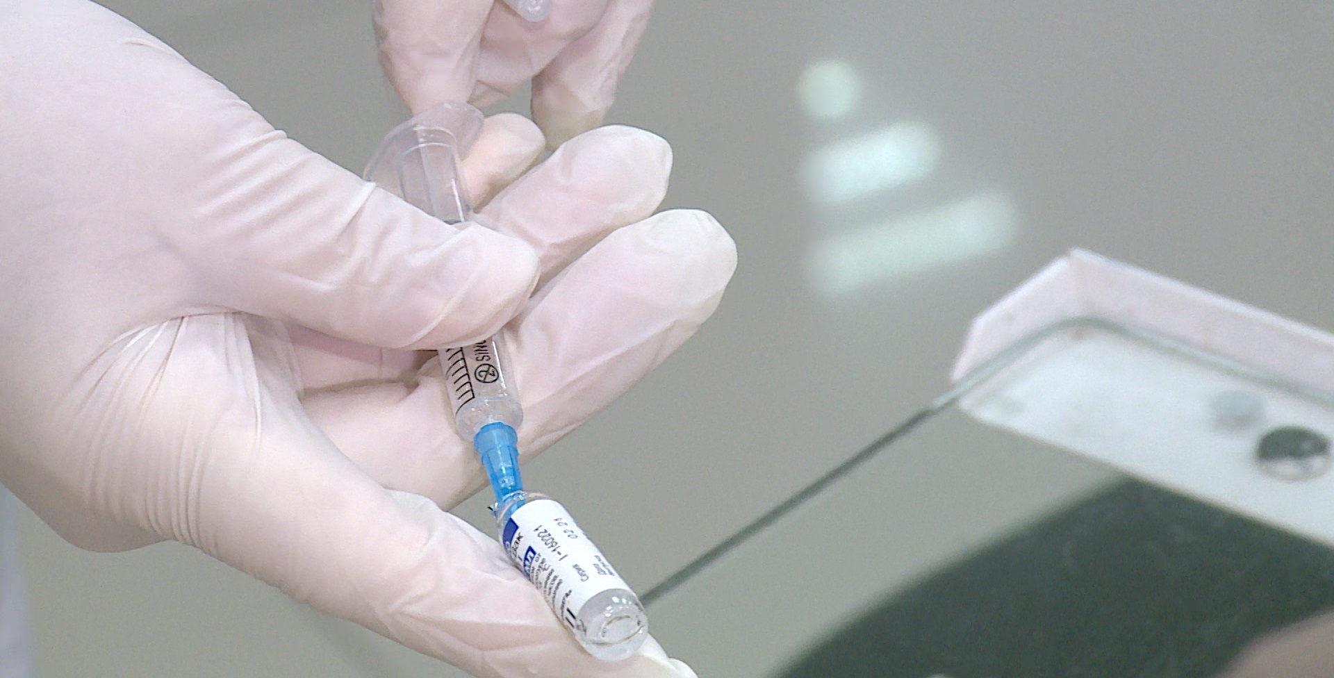 Волгоградская область получила 30 тысяч ампул вакцины «Конвасэл» от коронавирусной инфекции