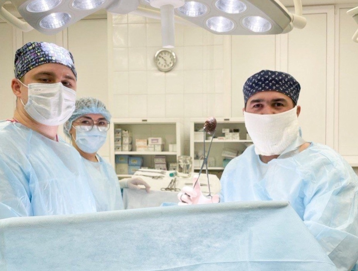 В Башкирии врачи провели операцию по удалению камня из мочевого пузыря
