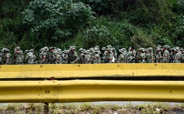 Венесуэла стягивает военные силы к спорной с Гайаной территории