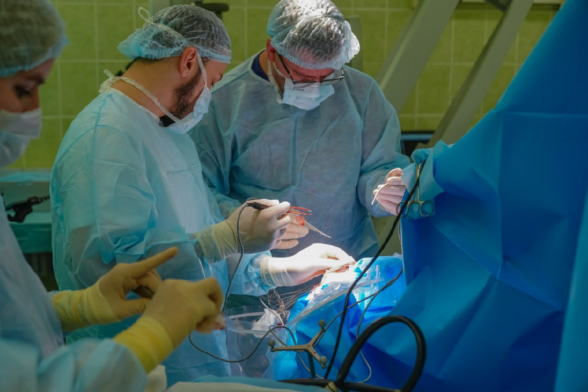 В Иваново хирурги впервые провели уникальную операцию по извлечению тромба из мозговой артерии