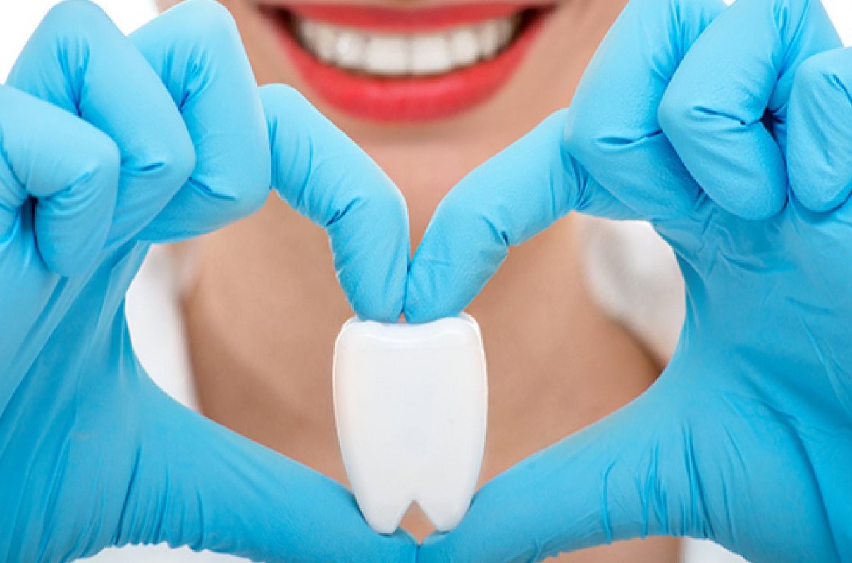 Причины появления кисты на зубах назвал стоматолог-хирург