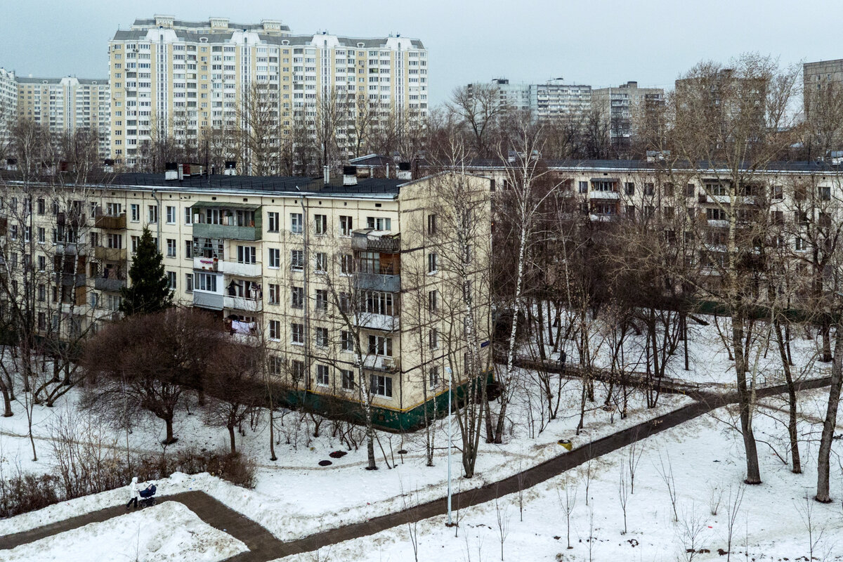 В Москве обнаружены целые кварталы с брошенными квартирами. Почему люди в  спешке покидали свое жилище, оставляя