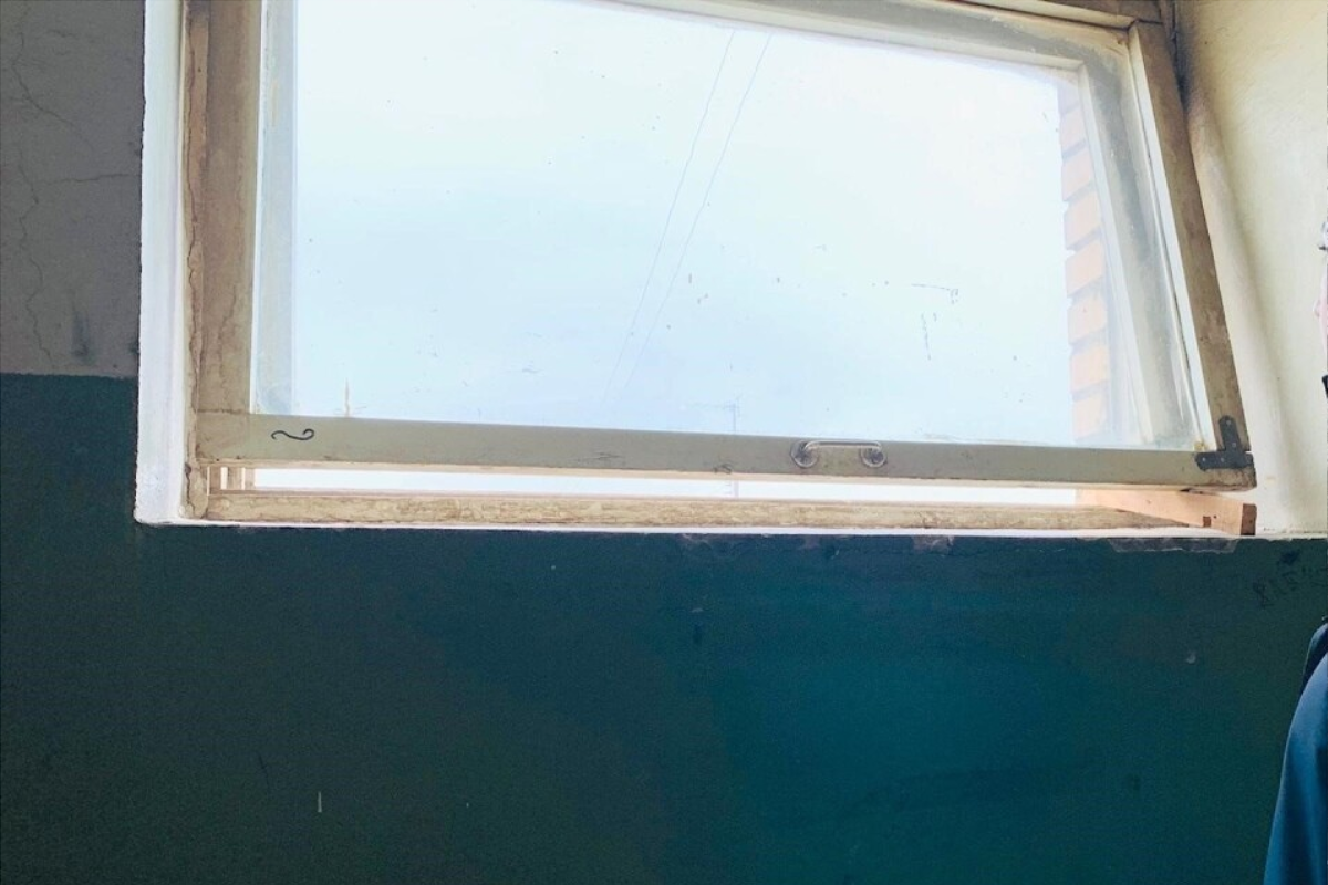 В МКД в г.о. Щелково заменили поврежденные окна в подъездах