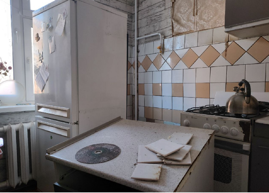 Сотрудники газовой службы разгромили москвичу квартиру за отказ менять плиту