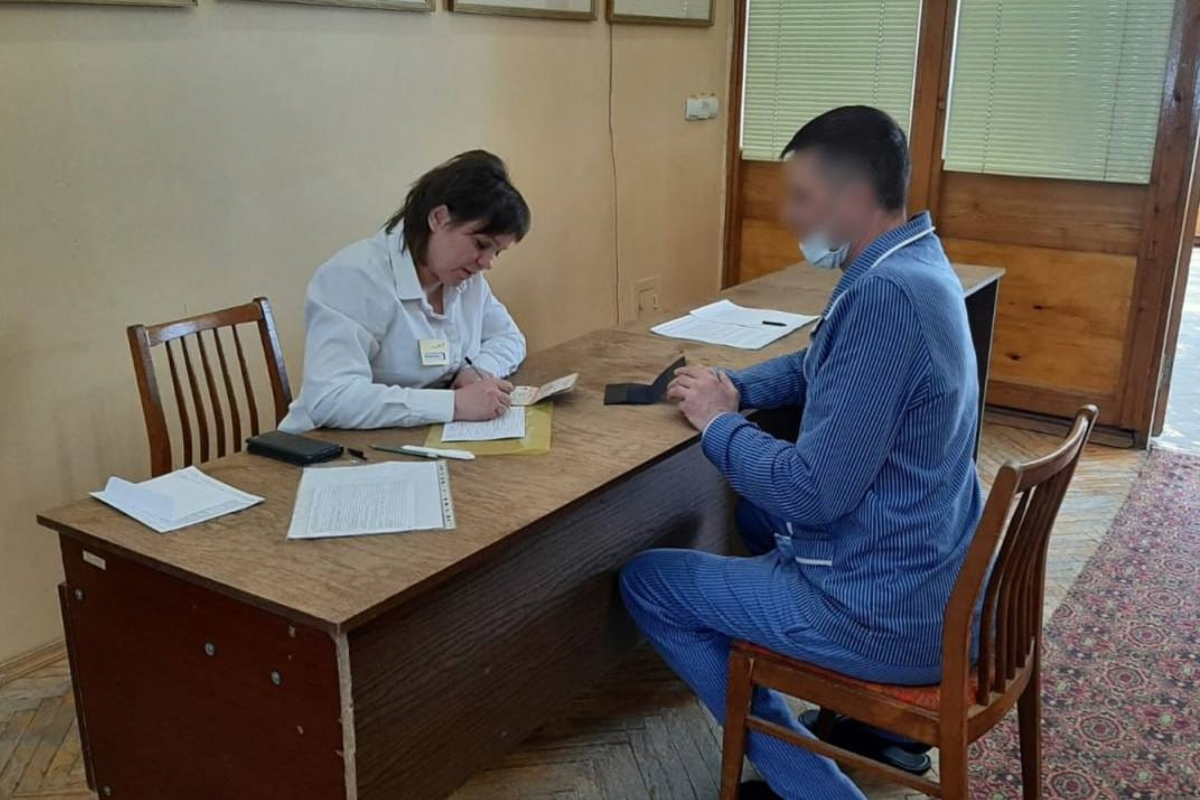 Сотрудники МФЦ Пушкина продолжают оказывать услуги в военном госпитале