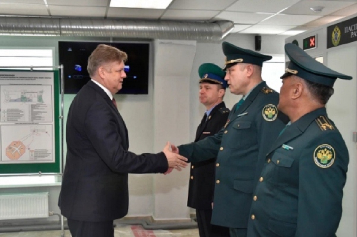Полпред президента России в СФО Анатолий Серышев посетил Туву и осмотрел пункт пересечения госграницы