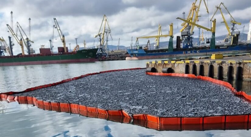 Арбитраж арестовал иностранное грузовое судно после розлива им нефтепродуктов в порту Новороссийска