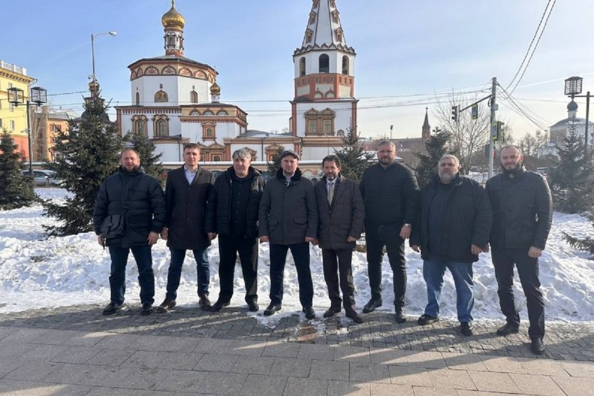 В Иркутске Апти Алаутдинов встретился с представителями общественности, бойцами СВО и волонтерами