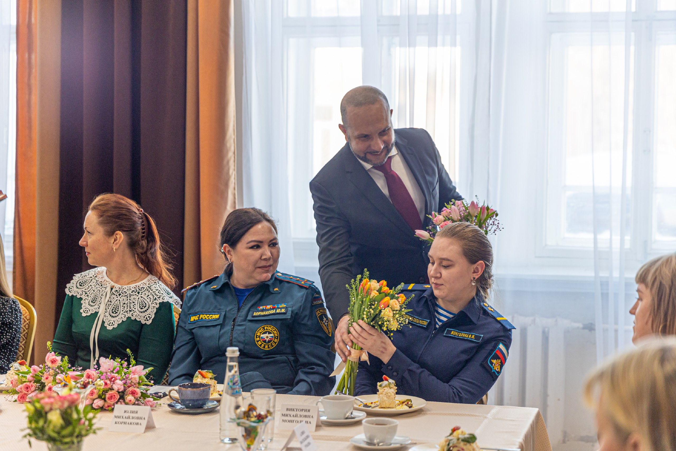 Прекрасных жительниц Орехово-Зуева поздравили с праздником глава округа и депутаты