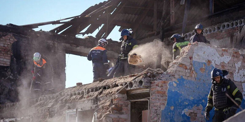 До 16 человек выросло число погибших при бомбовом ударе ВСУ по Токмаку в Запорожской области