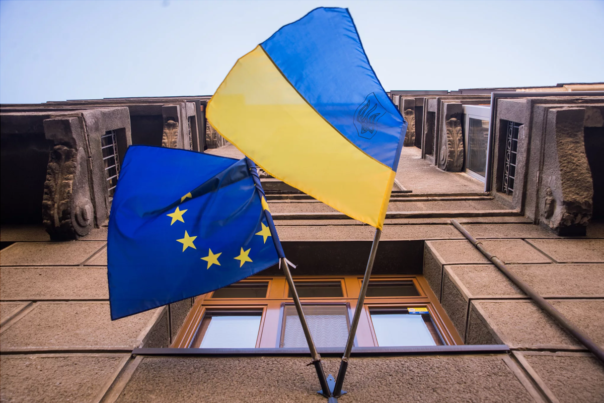 Евросоюз согласовал текст документа, согласно которому обязуется немедленно консультировать Киев в случае атак