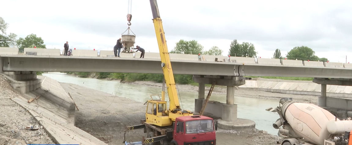 В Майском районе КБР ремонтируют мост Черек