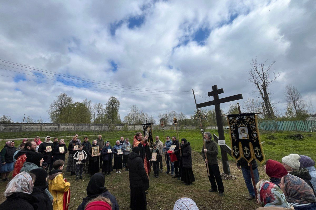 В Тверской области верующие совершили паломничество к загадочному месту