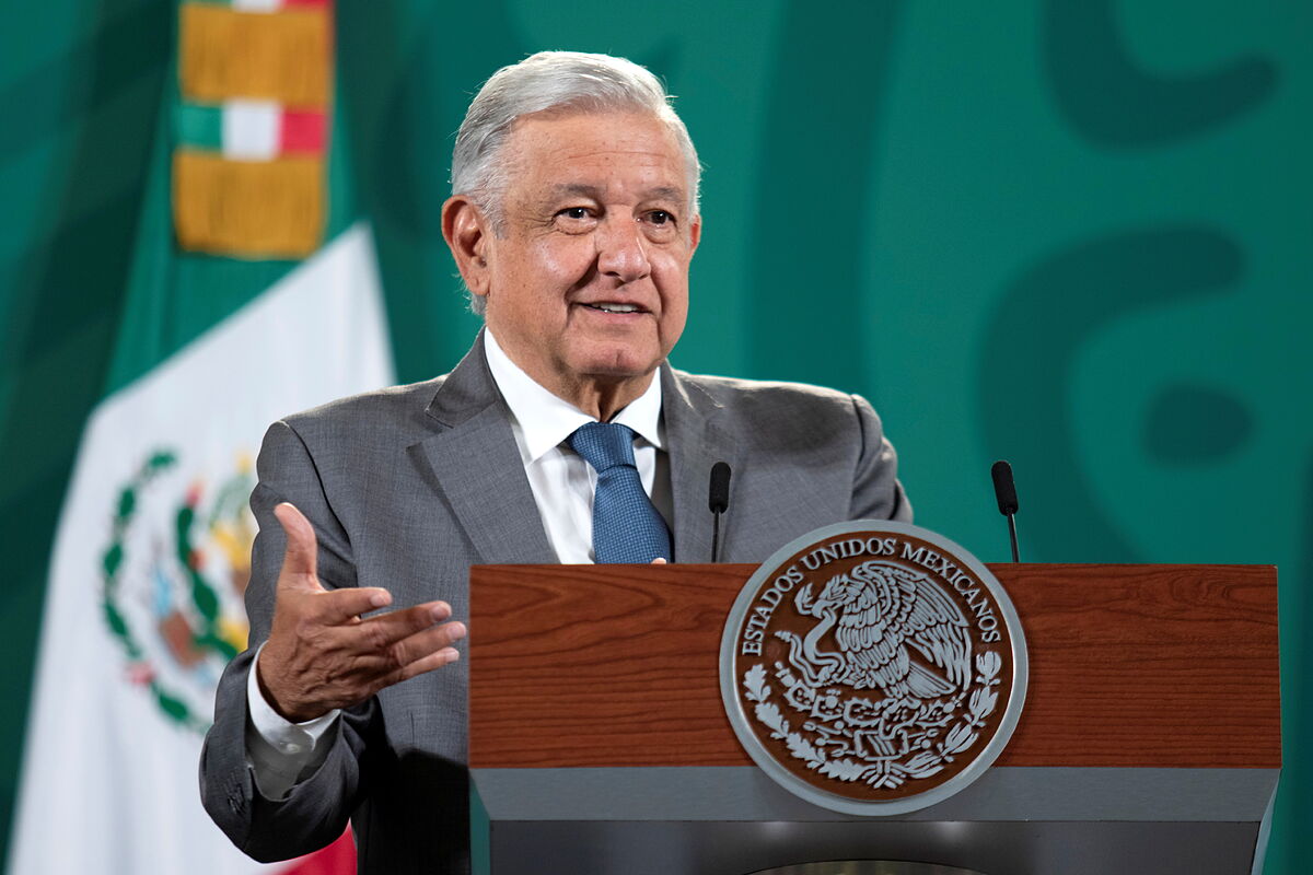 Президент Мексики посоветовал молодежи читать русских классиков
