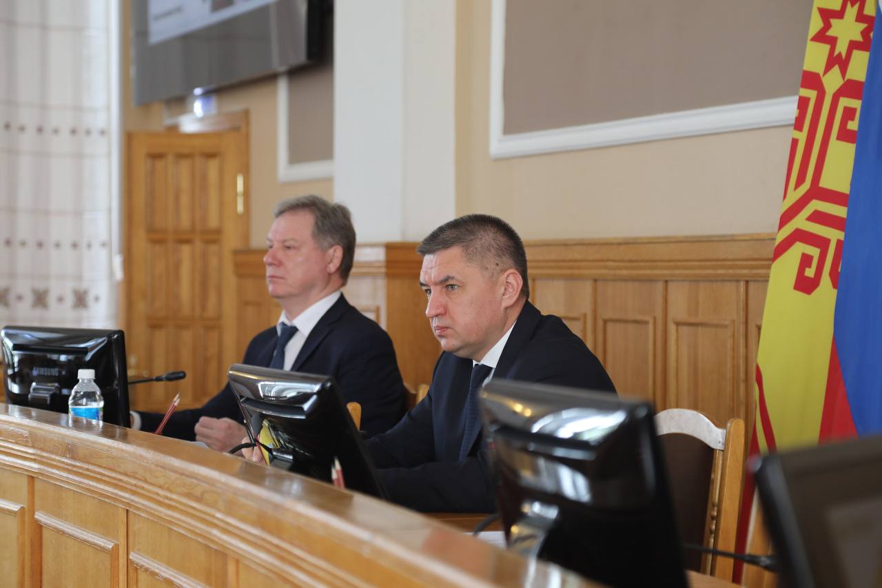 Врип главы Чебоксар Владимир Доброхотов провел планерку, по итогам которой дал важные поручения руководителям департаментов