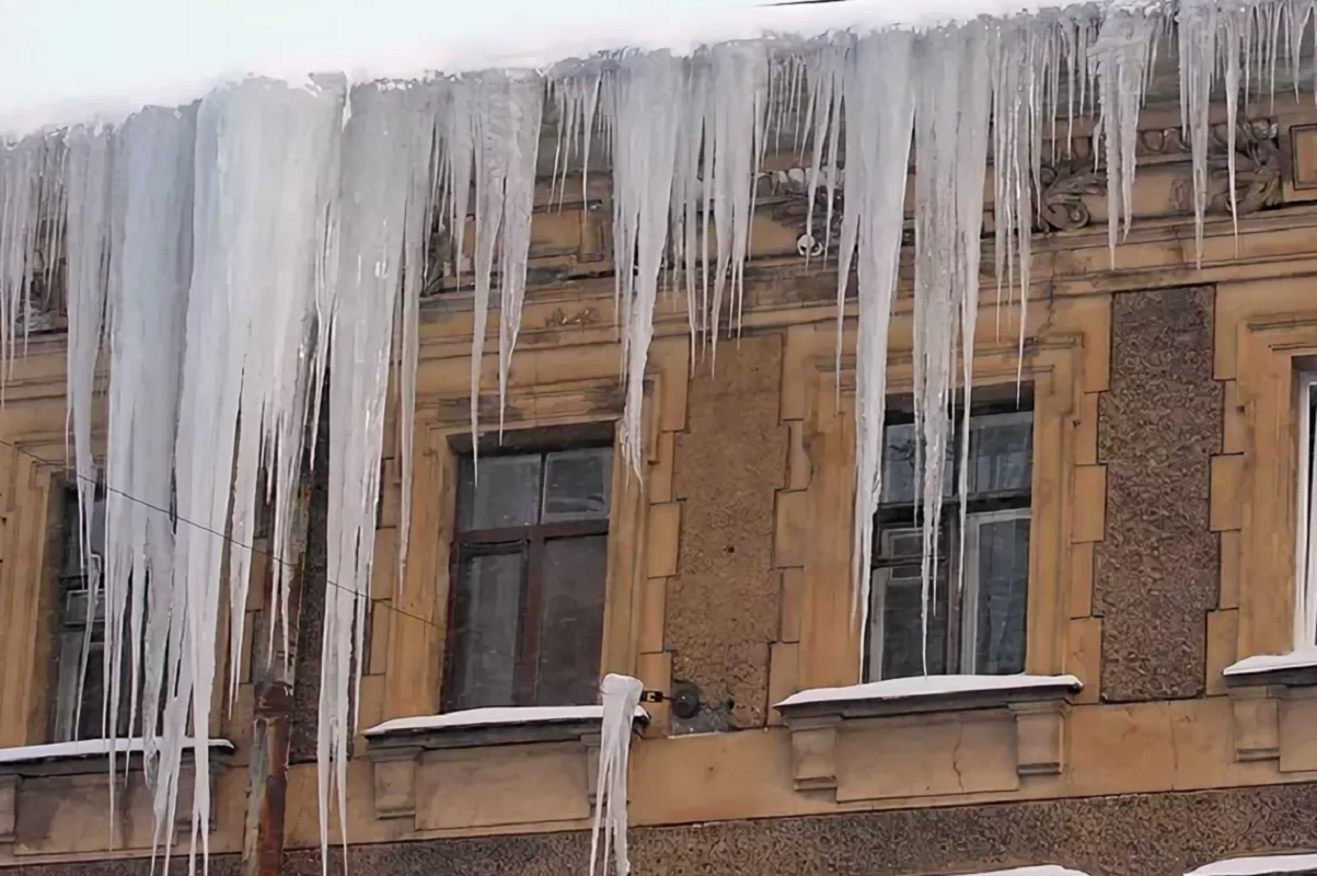 В Саратове создано устройство для удаления снега и наледи с крыш зданий, изобретение не имеет аналогов в РФ