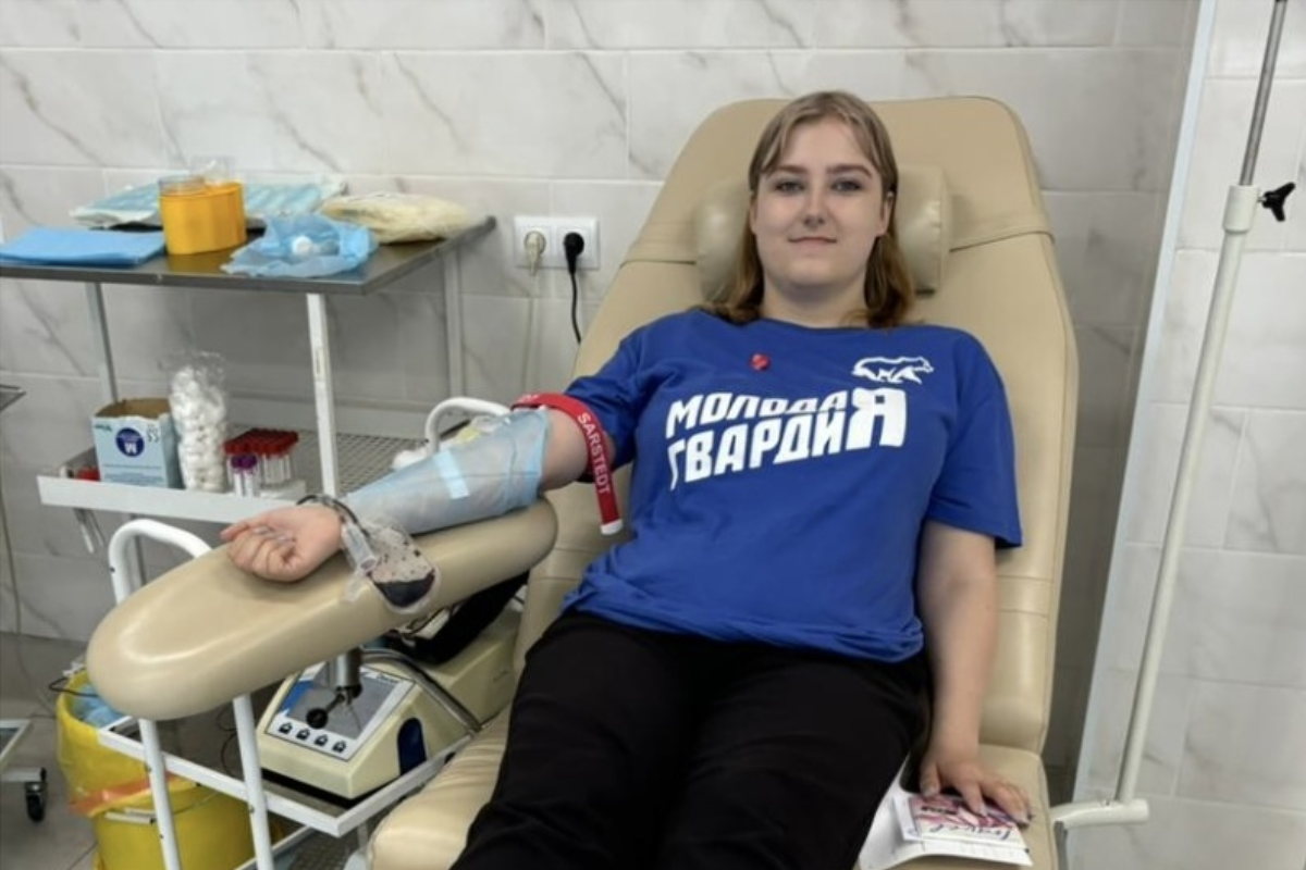Вологодские волонтеры и общественники сдали кровь в День донора
