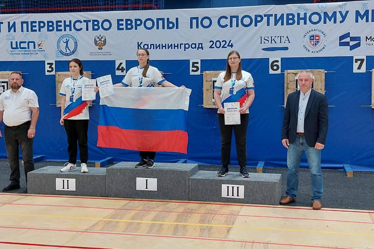Спортсменка из Пушкина установила мировой рекорд в метании ножа с трех метров
