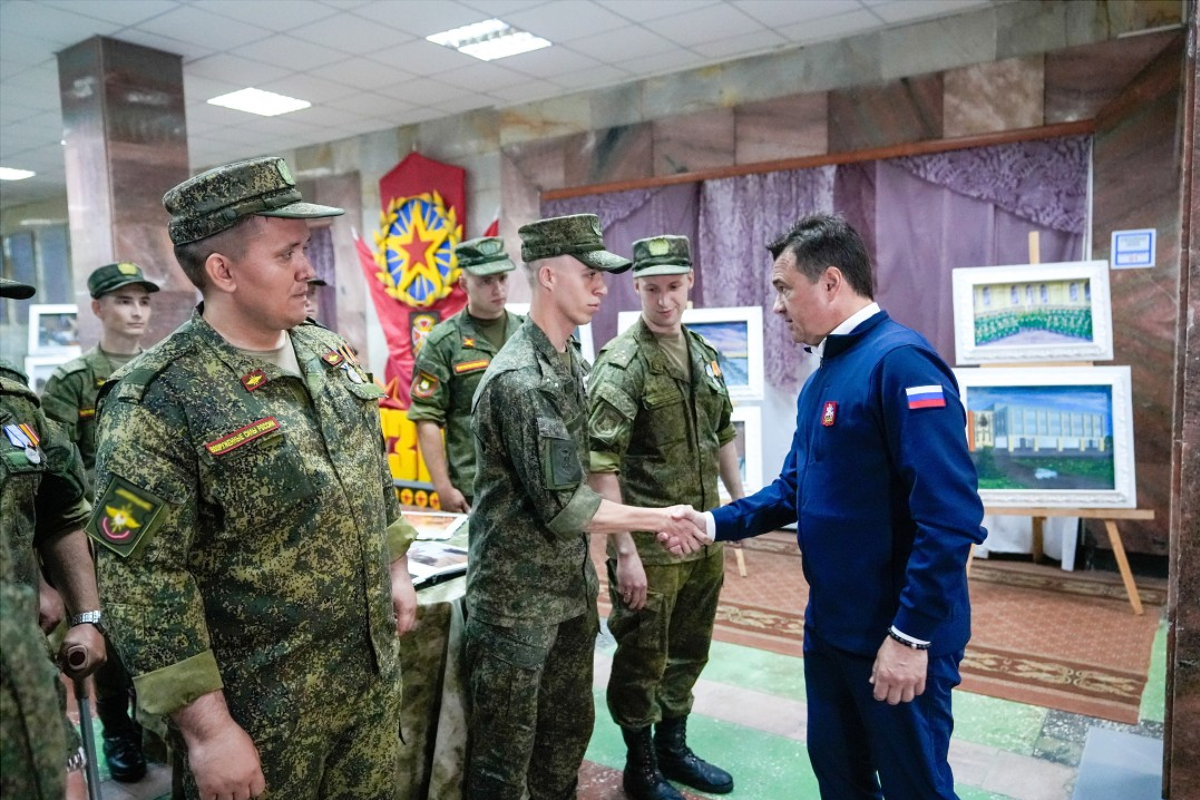 Андрею Воробьеву рассказали, чем военнослужащие Кантемировской дивизии  занимаются в тылу