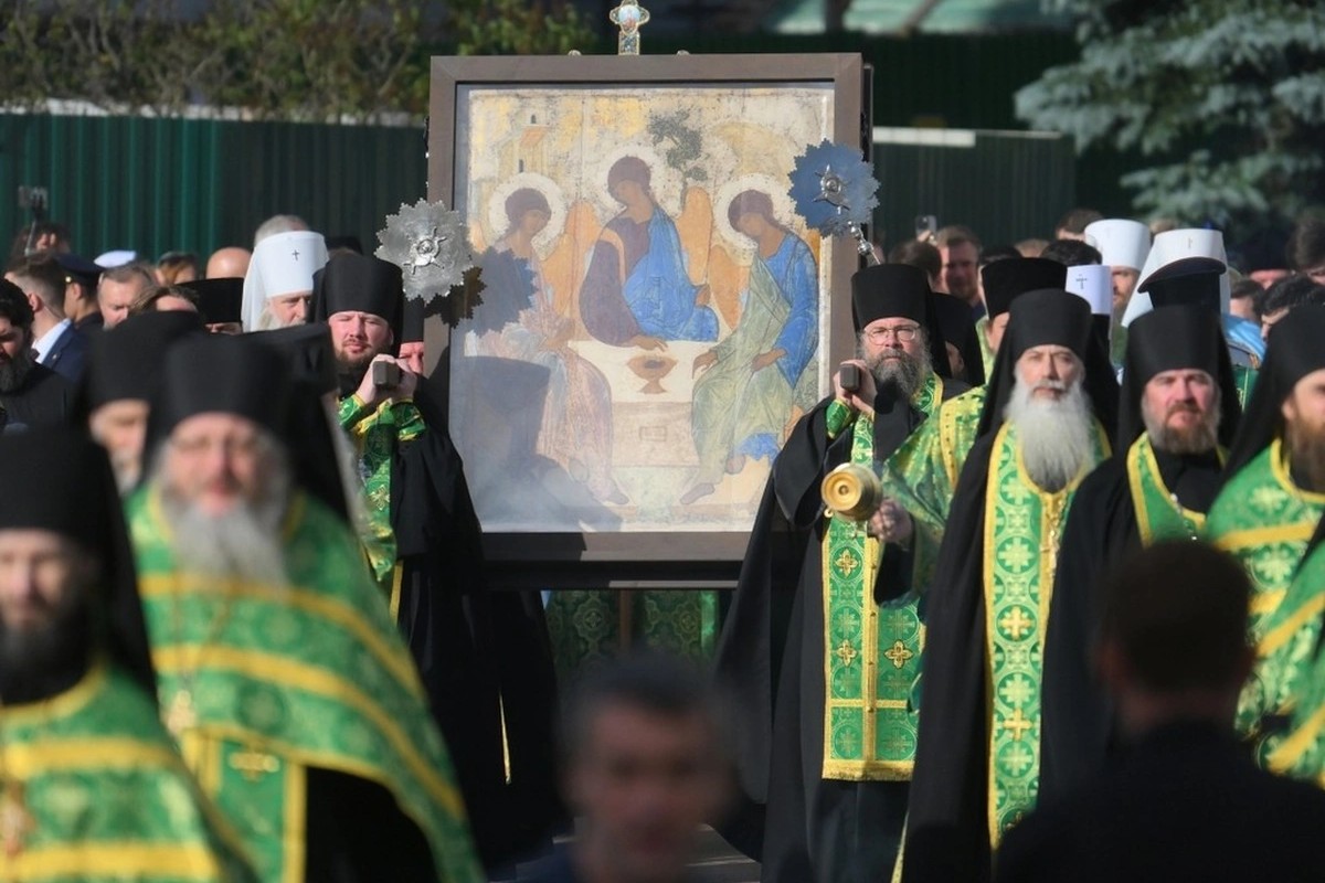 Икону «Троица» Андрея Рублева вернули на историческое место