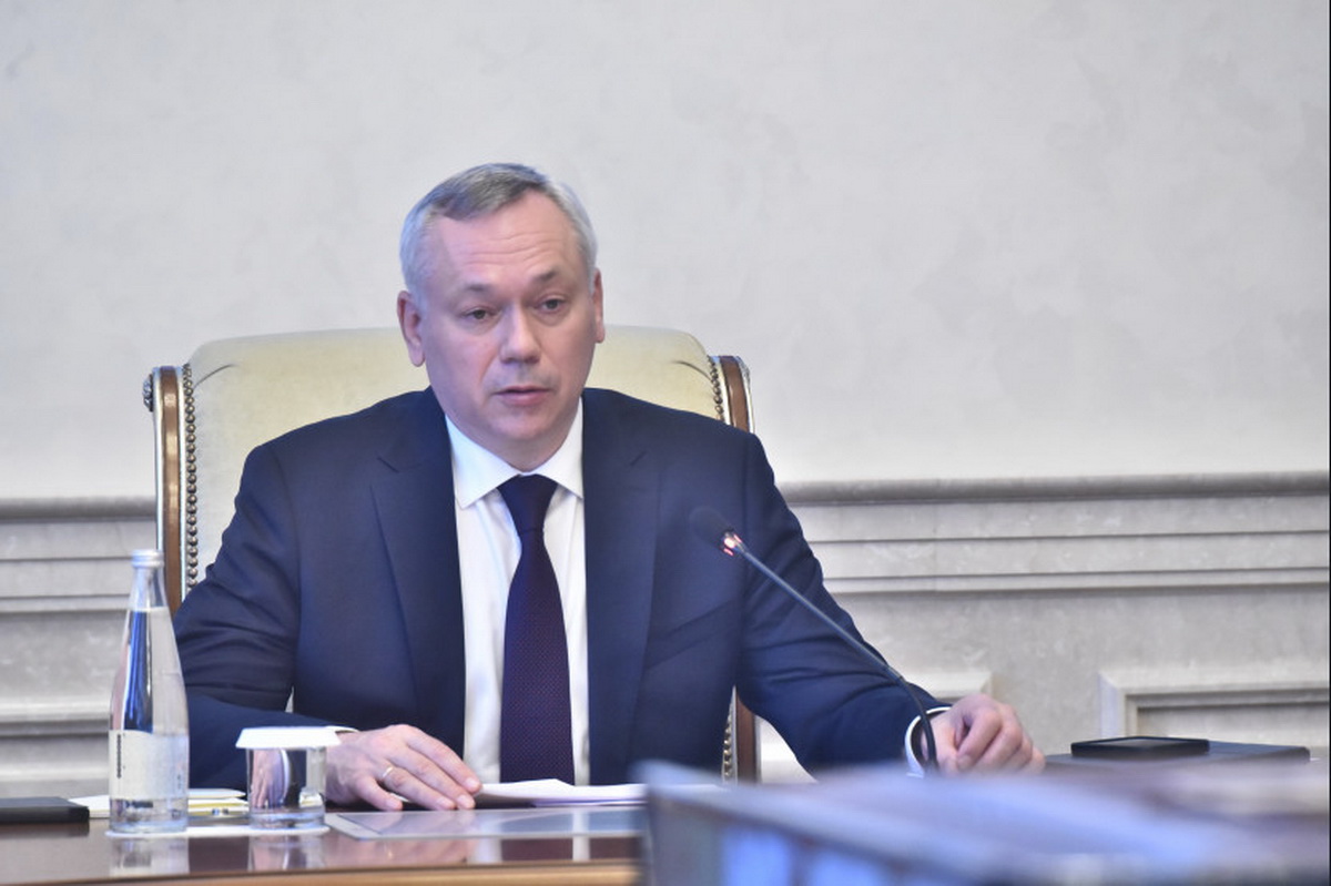 Губернатор Андрей Травников потребовал ужесточить контроль работ по благоустройству территорий