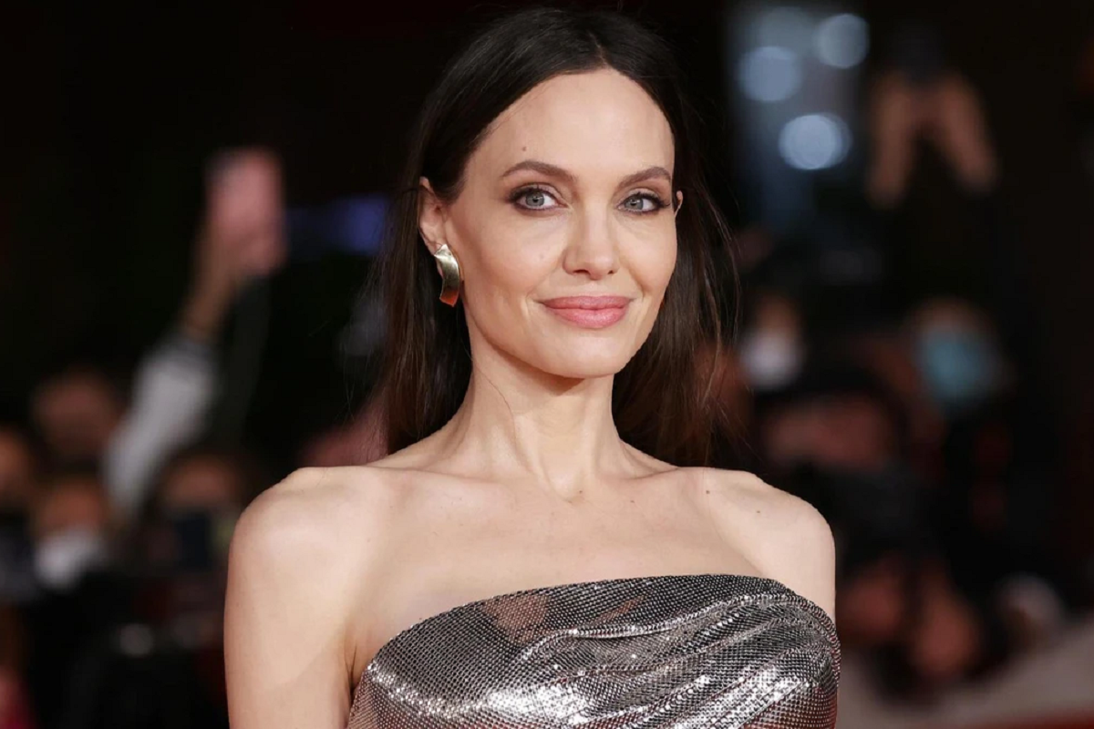 Актриса Анджелина Джоли напугала поклонников своей худобой
