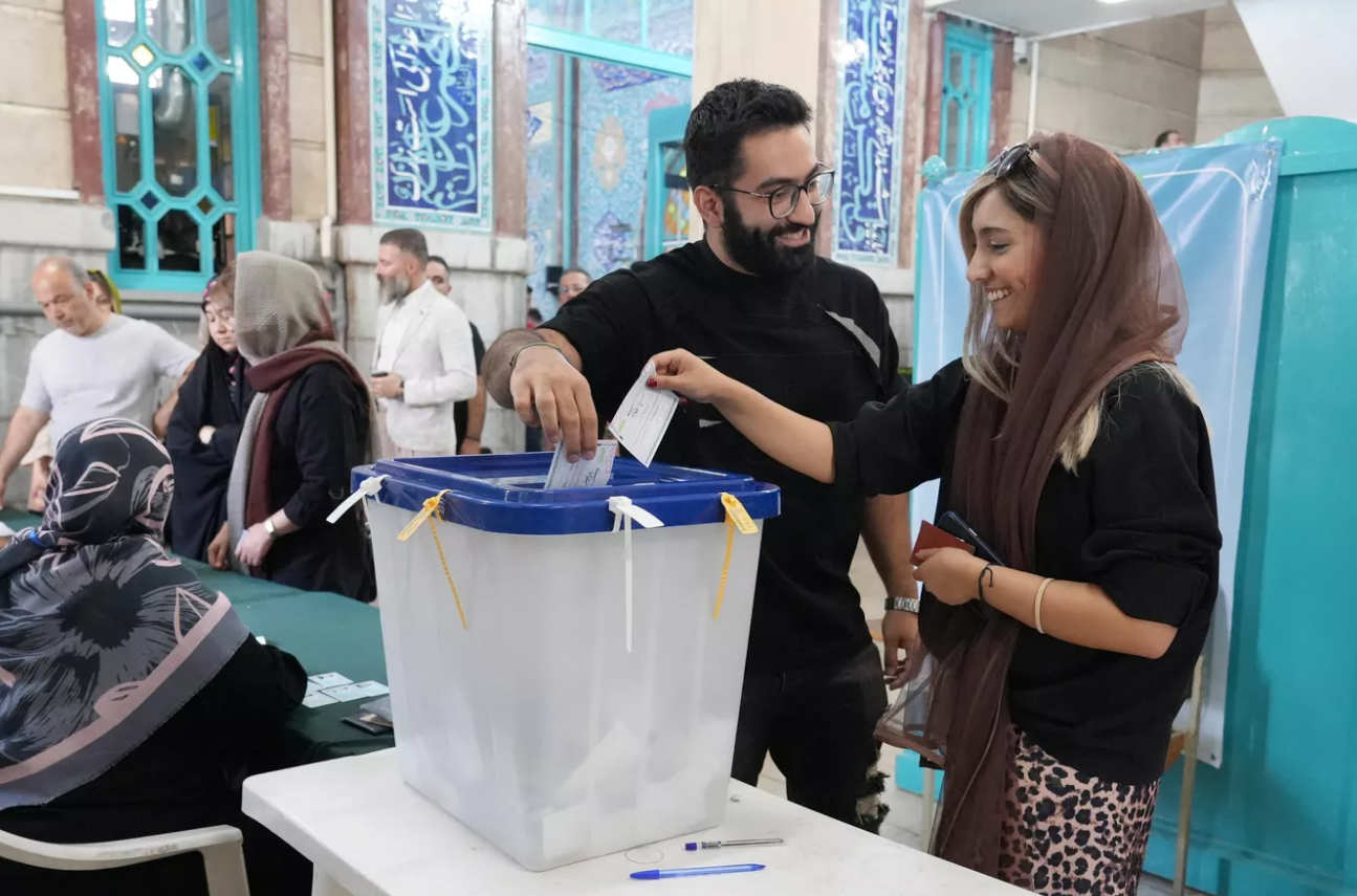 В Иране 5 июля пройдет второй тур президентских выборов
