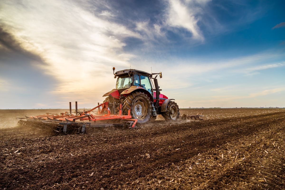 В РФ создают беспилотные тракторы для работы в присоединенных регионах