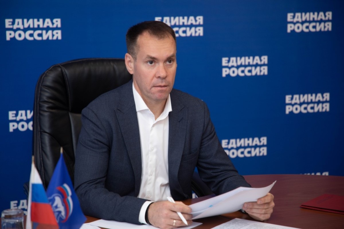 Председатель Заксобрания Вологодской области Сергей Жестянников провел личный прием граждан в Череповце
