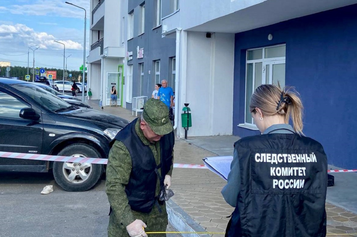 В Ижевске завели уголовное дело после гибели девочки, которую 25-летний мужчина сбросил с 17-го этажа