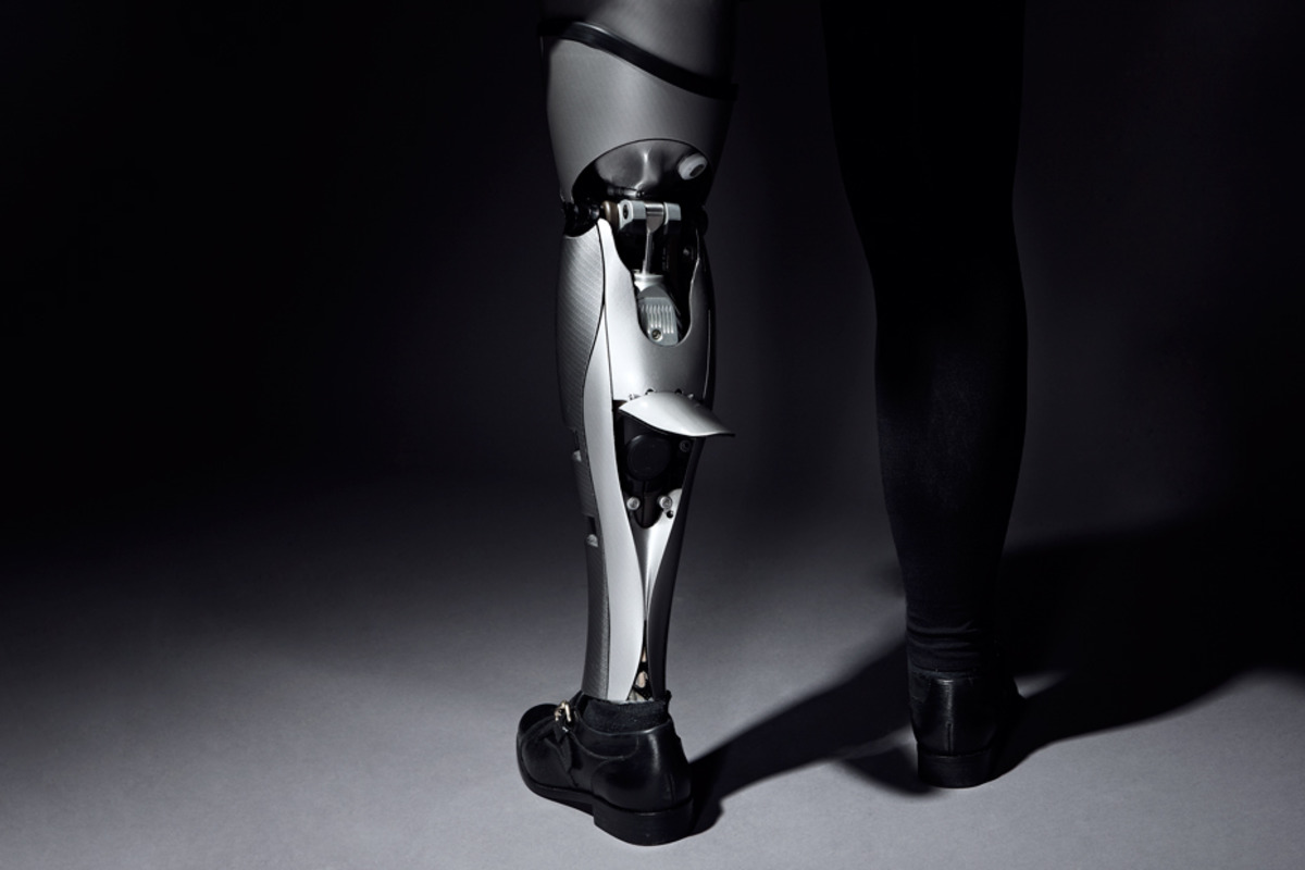 В США разработали новый бионический протез ноги, который значительно ускоряет передвижение