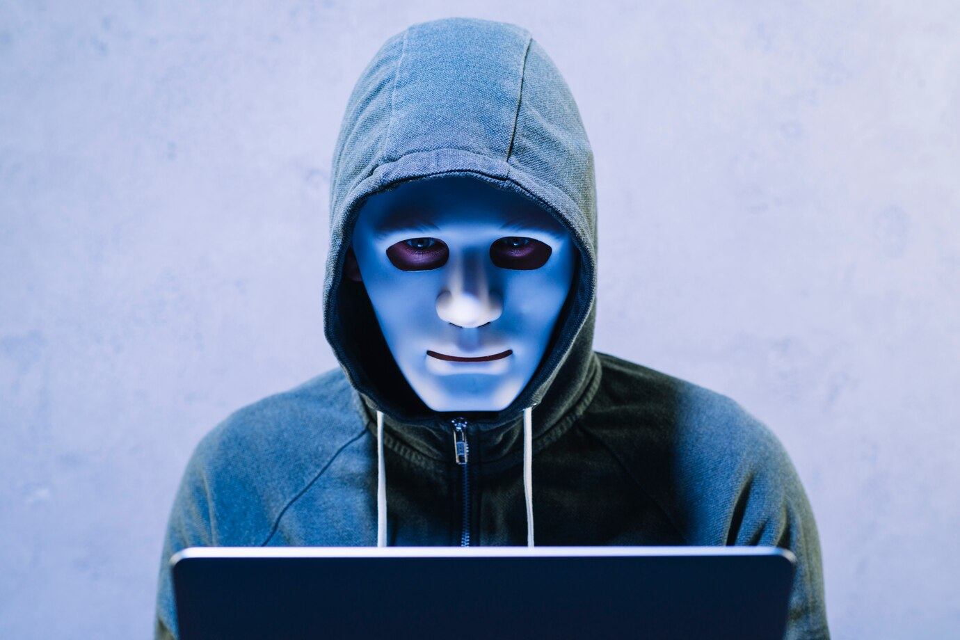 Эксперт назвал главные правила безопасности при общении с кибермошенниками