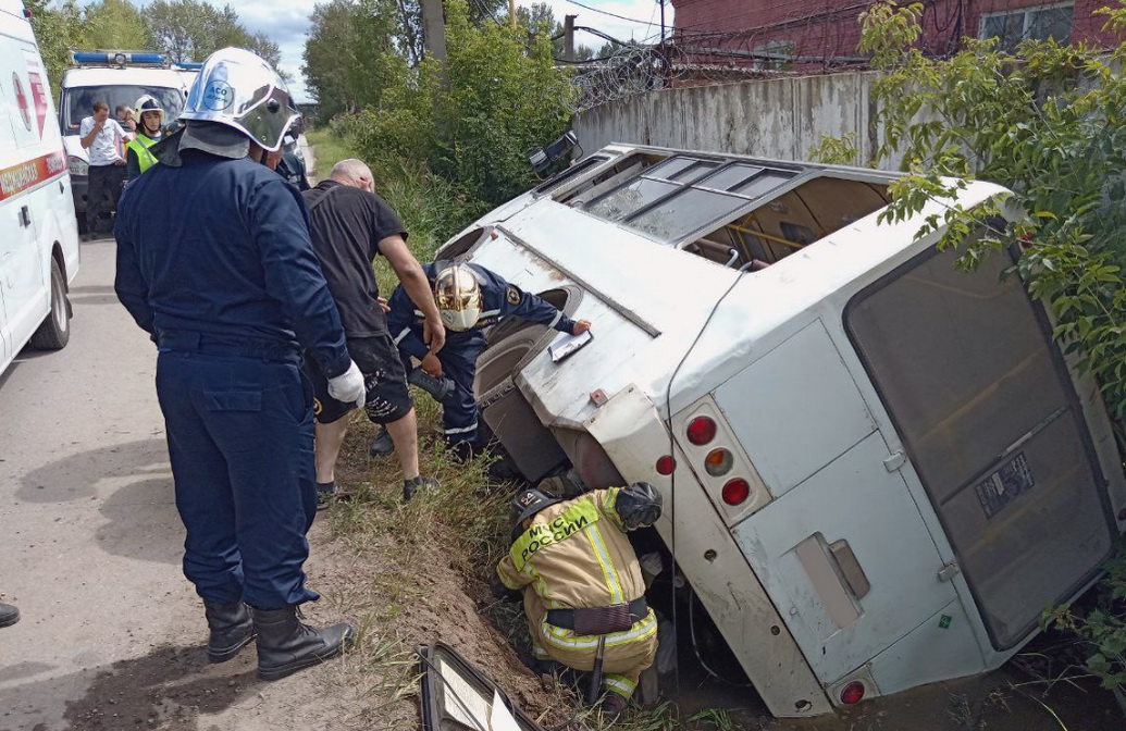 В Нижегородской области из-за опрокидывания автобуса пострадали люди